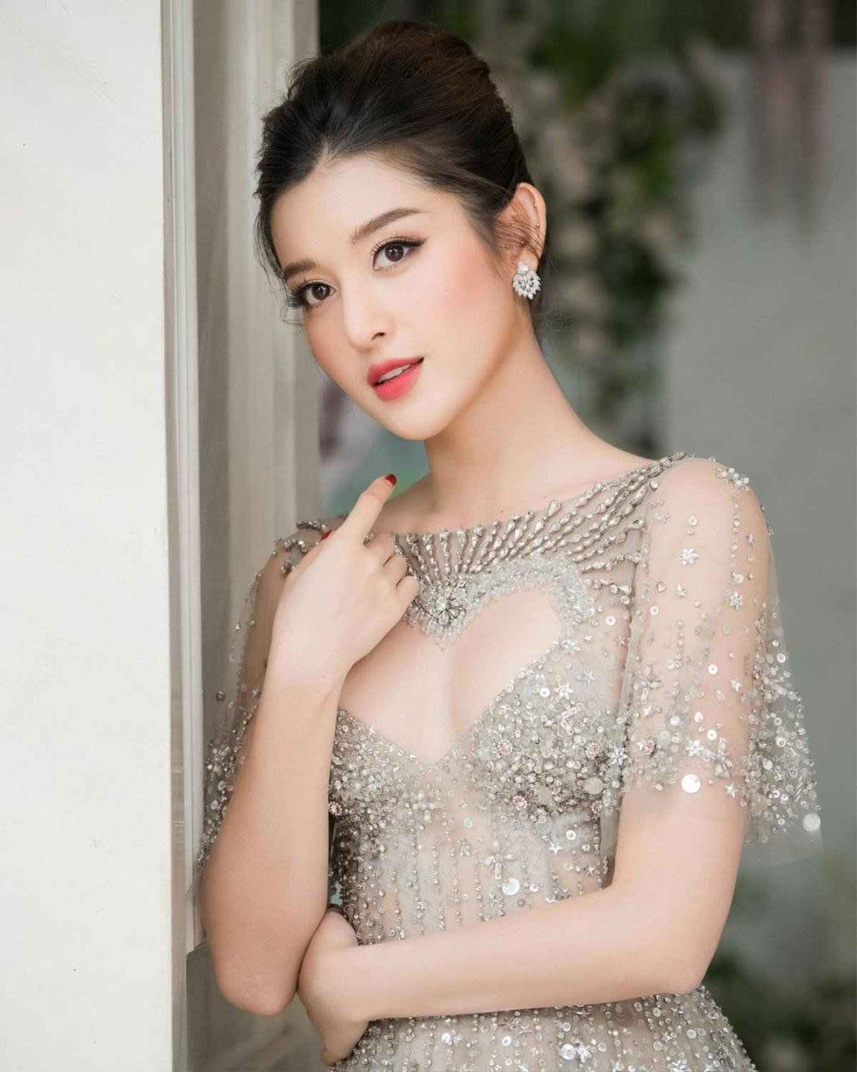 Khánh Vân đẹp ngọt ngào với kiểu tóc mái ngang quyến rũ nhưng chẳng hợp gu Miss Universe? Ảnh 3