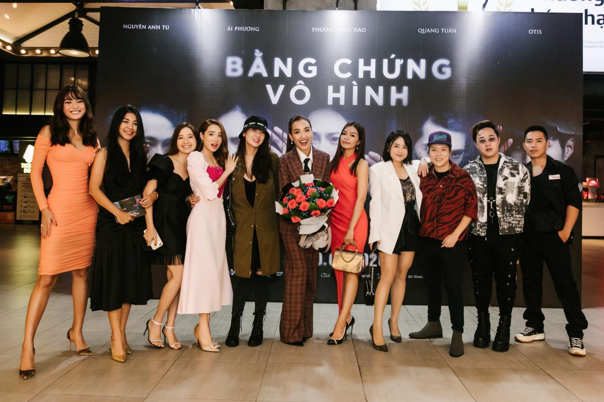 Cả showbiz tề tựu tại họp báo phim 'Bằng chứng vô hình': Ba cô nàng Phương chiếm spotlight Ảnh 12