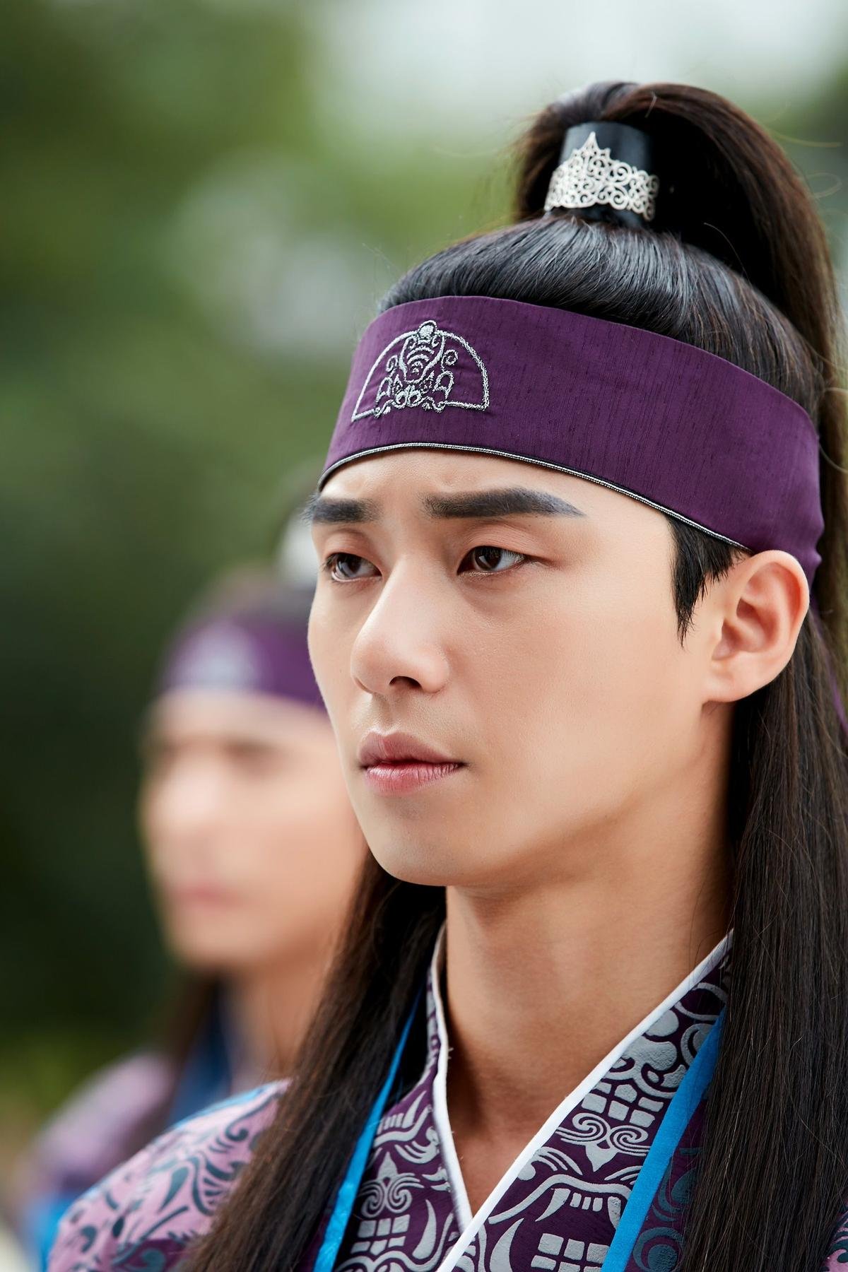 Bạn có tò mò Park Seo Joon đã 'dậy thì thành công' như thế nào? Ảnh 19