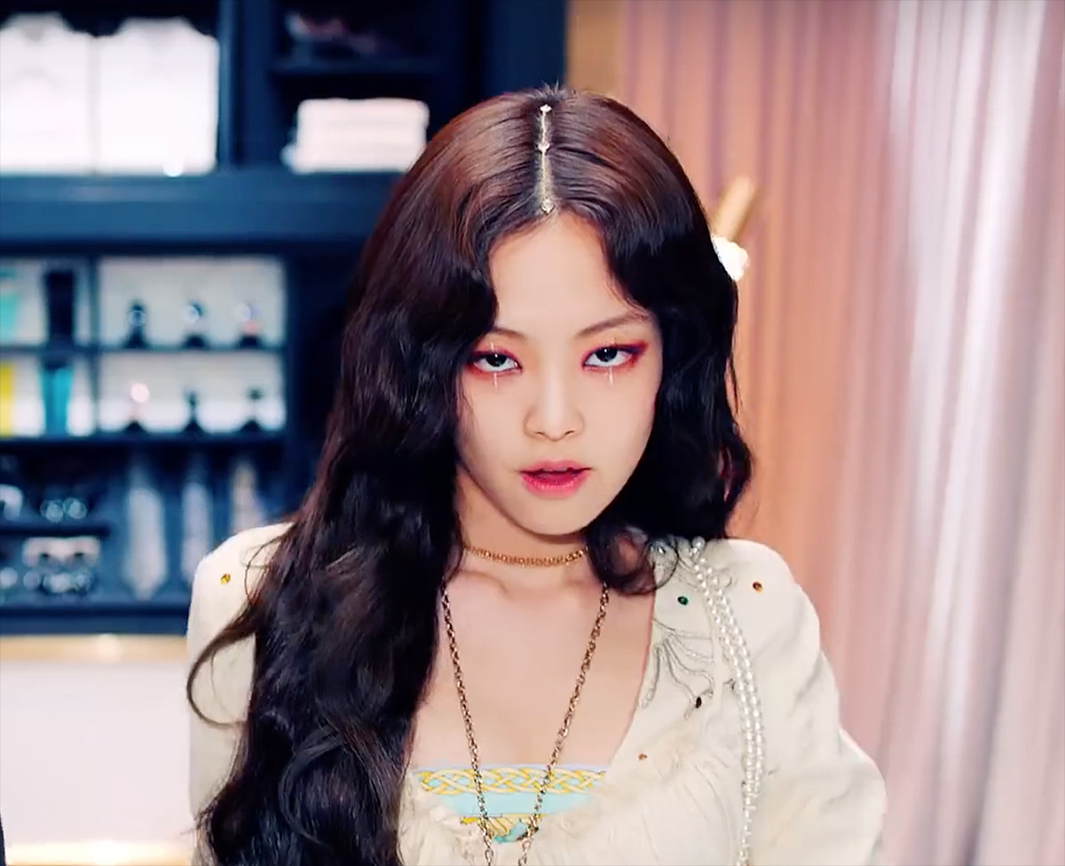 Jennie (BlackPink) xứng danh 'thánh tạo trend' của làng make up với 1001 style độc lạ Ảnh 8