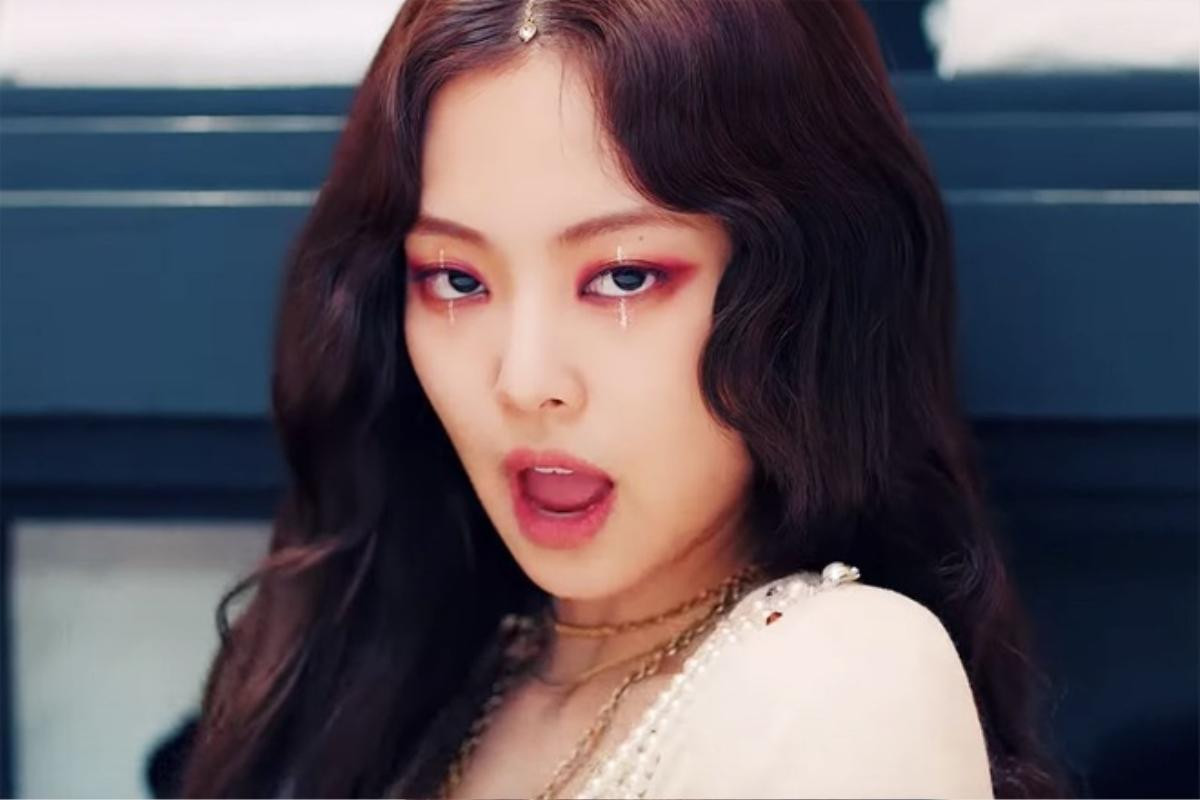 Jennie (BlackPink) xứng danh 'thánh tạo trend' của làng make up với 1001 style độc lạ Ảnh 7