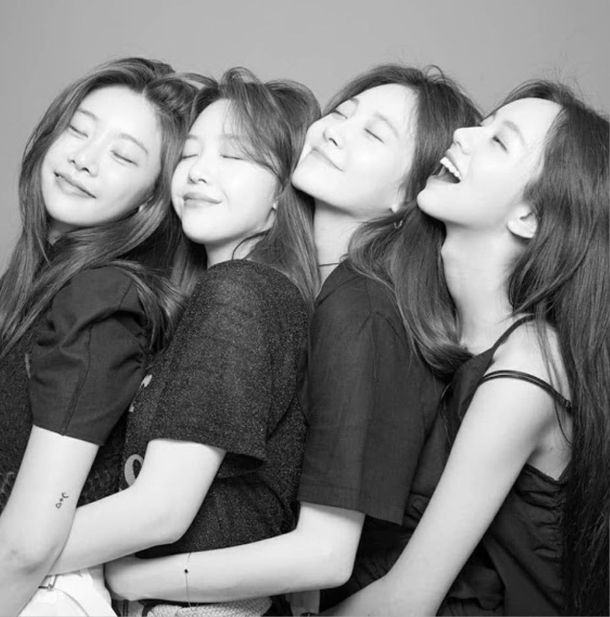 Tồn tại hay không tình chị em trong girlgroup Kpop? Xem ngay bộ ảnh này từ Girl's Day! Ảnh 5