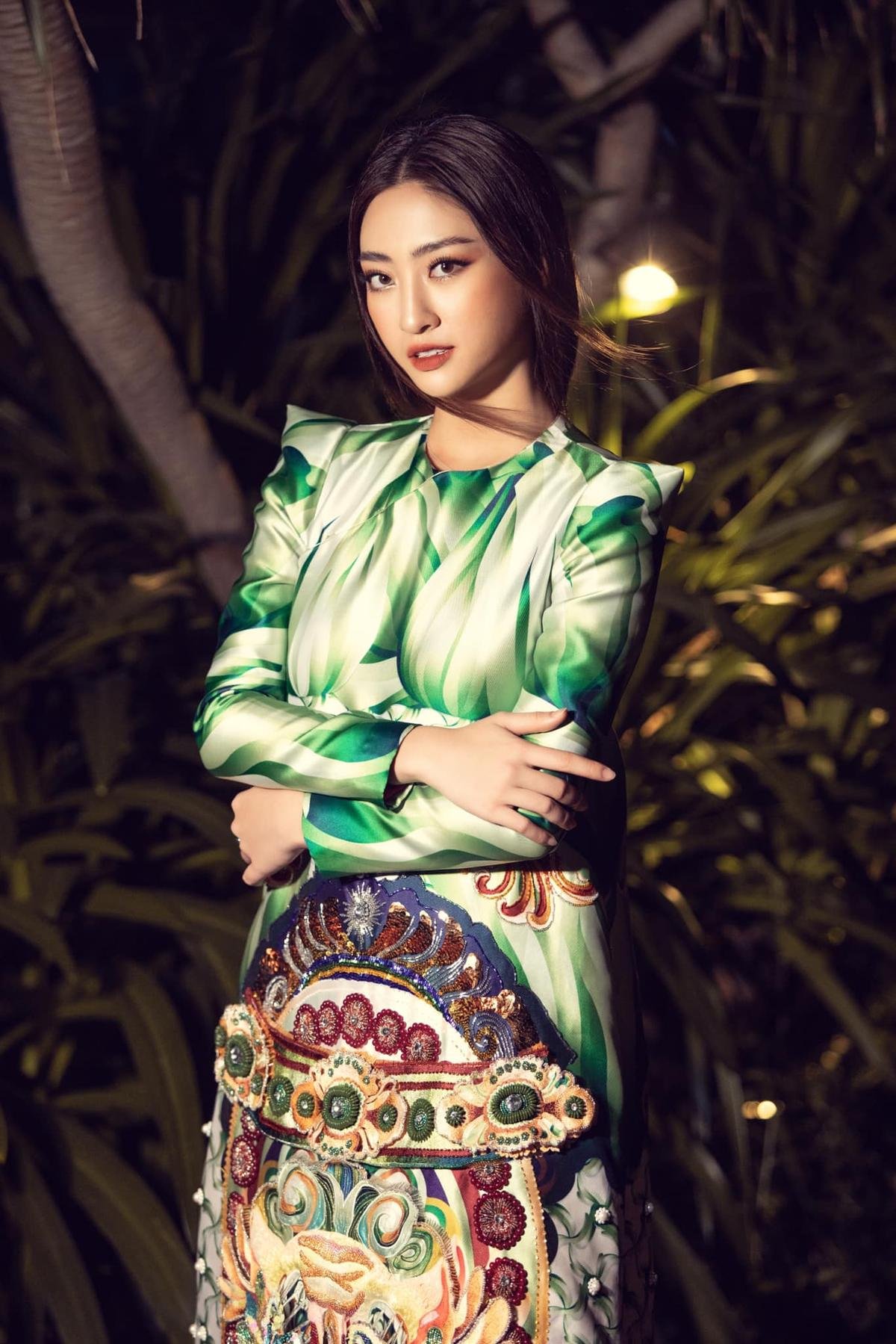 'Nữ hoàng lookbook' Lương Thùy Linh cân mọi concept: Thần thái kiêu sa khiến fan không thể rời mắt Ảnh 36