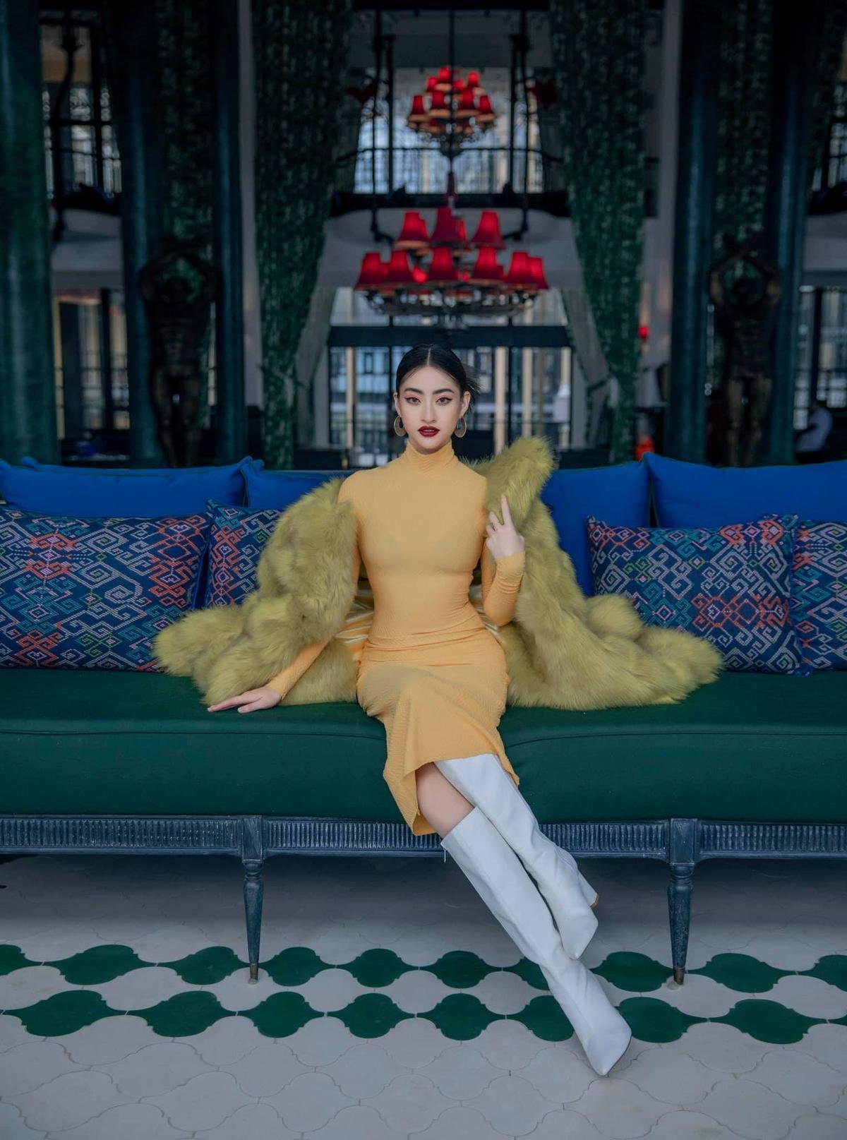 'Nữ hoàng lookbook' Lương Thùy Linh cân mọi concept: Thần thái kiêu sa khiến fan không thể rời mắt Ảnh 32