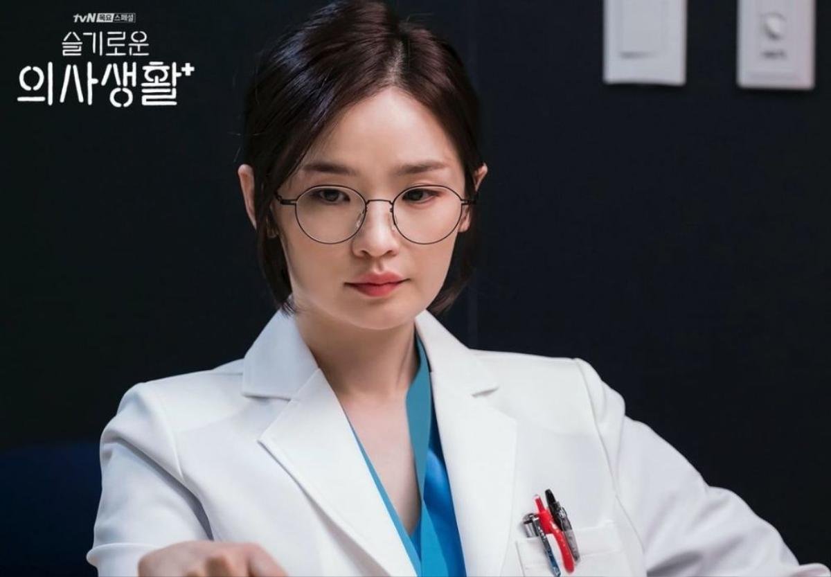 Hospital Playlist (Chuyện đời bác sĩ): Jo Jung Suk hết lòng giới thiệu với đạo diễn Shin Won Ho, Joen Mi Do thực sự làm nên chuyện Ảnh 2