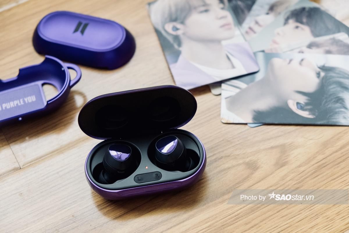 Đập hộp tai nghe Galaxy Buds+ phiên bản BTS: Ngập tràn màu tím, vô số trái tim! Ảnh 7