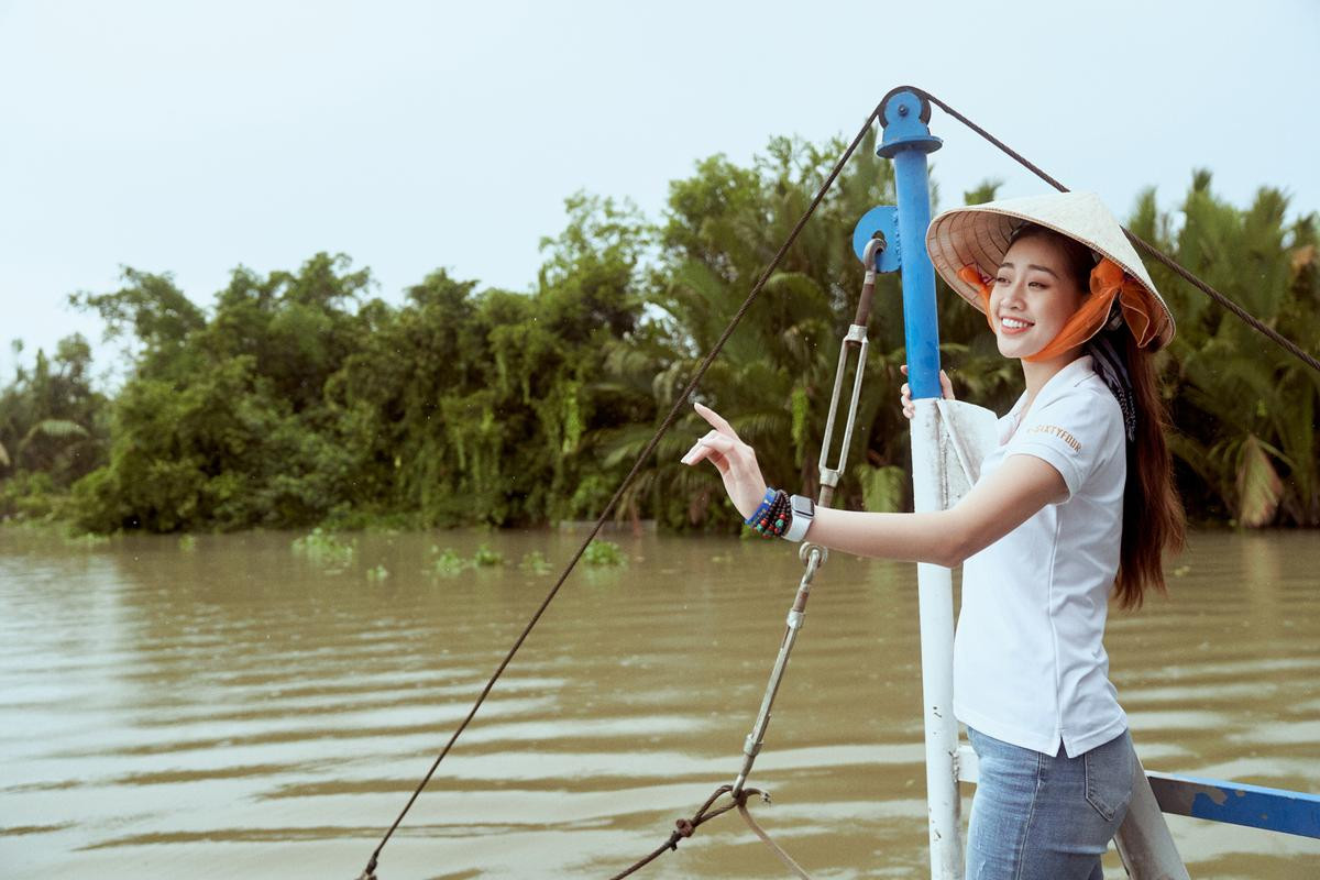 Hoa hậu Khánh Vân khoe sắc trong bộ ảnh 'cây nhà lá vườn' Ảnh 8