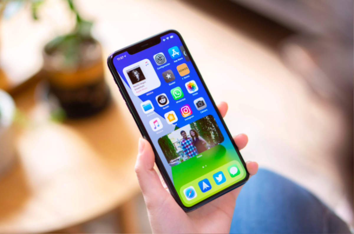 Hối hận vì cài iOS 14, đây là cách bạn có thể đưa iPhone về iOS 13 Ảnh 1