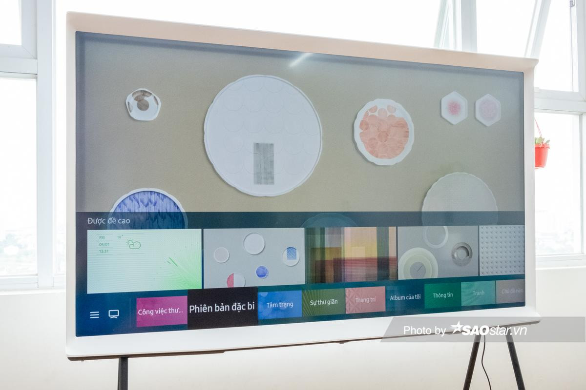 Dùng thử TV Samsung The Serif: Thiết kế mãn nhãn như một bức tranh Ảnh 3
