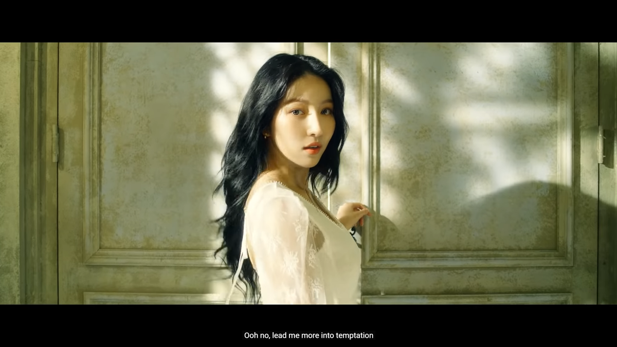 GFriend chính thức comeback với MV Apple: Nhạc bị chê ngang phè, còn vũ đạo thì na ná Girl's Day? Ảnh 4