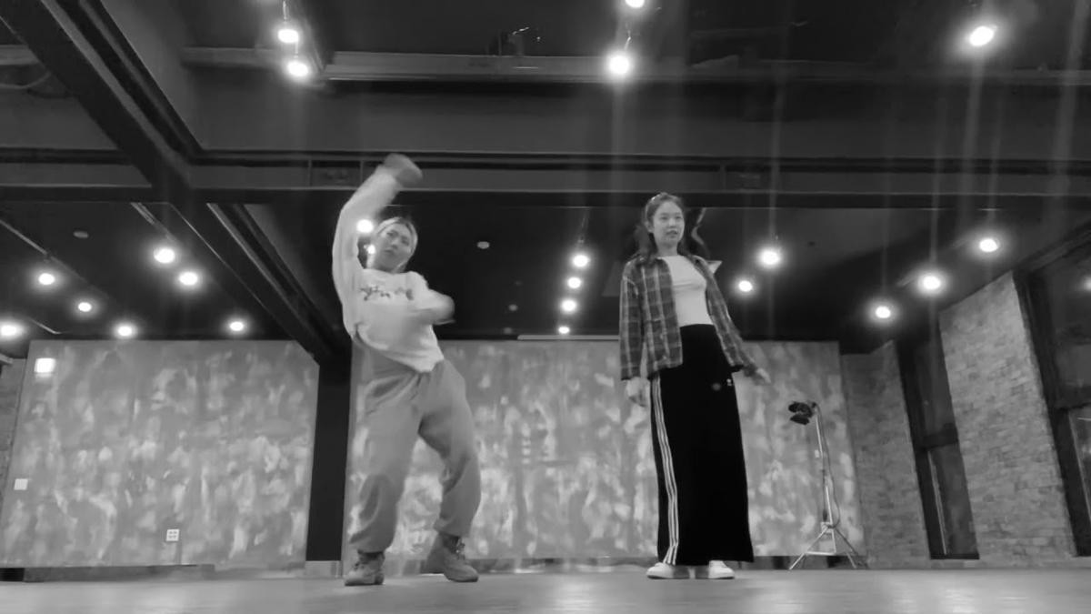 Top 20 clip dance practice Kpop nhiều lượt xem nhất nửa đầu 2020: Tân binh vượt mặt BTS là ai? Ảnh 7