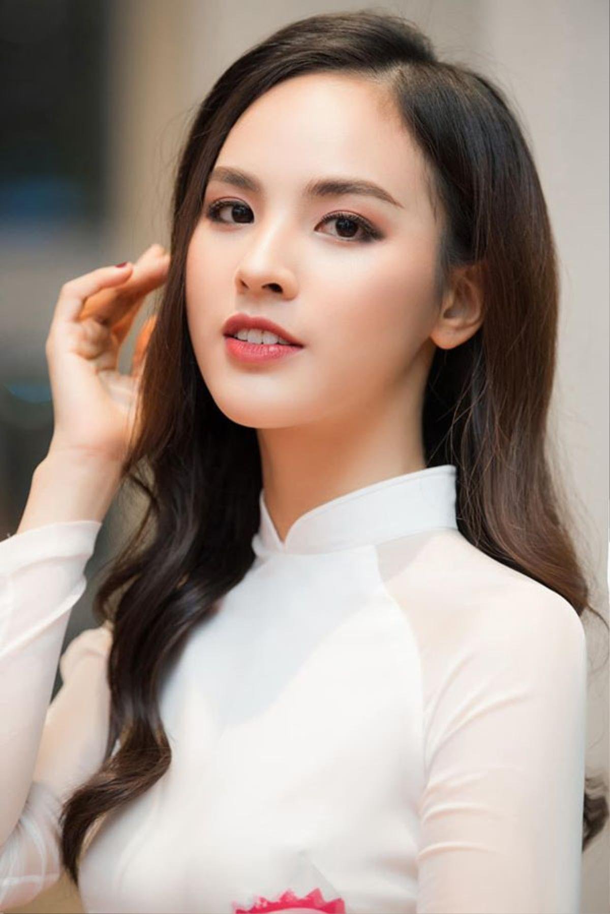 Nữ MC mới toanh của 'Chuyển động 24h' chiếm trọn spotlight vì quá xinh đẹp, sở hữu profile 'cực khủng' Ảnh 8