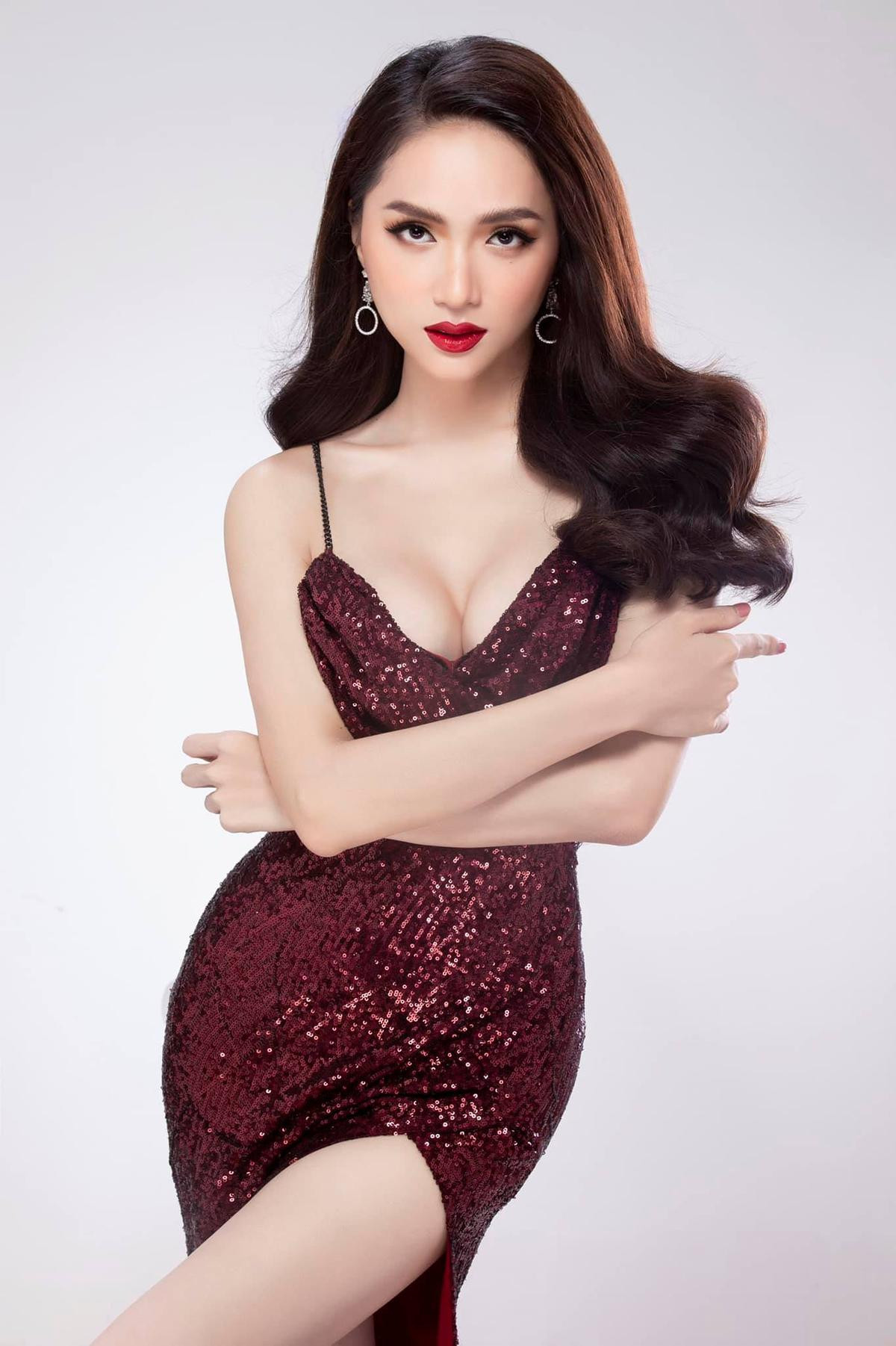 Hương Giang cán mốc 3.5 triệu lượt theo dõi Instagram: 'Đại tỷ' hot nhất dàn hoa hậu Việt Ảnh 3