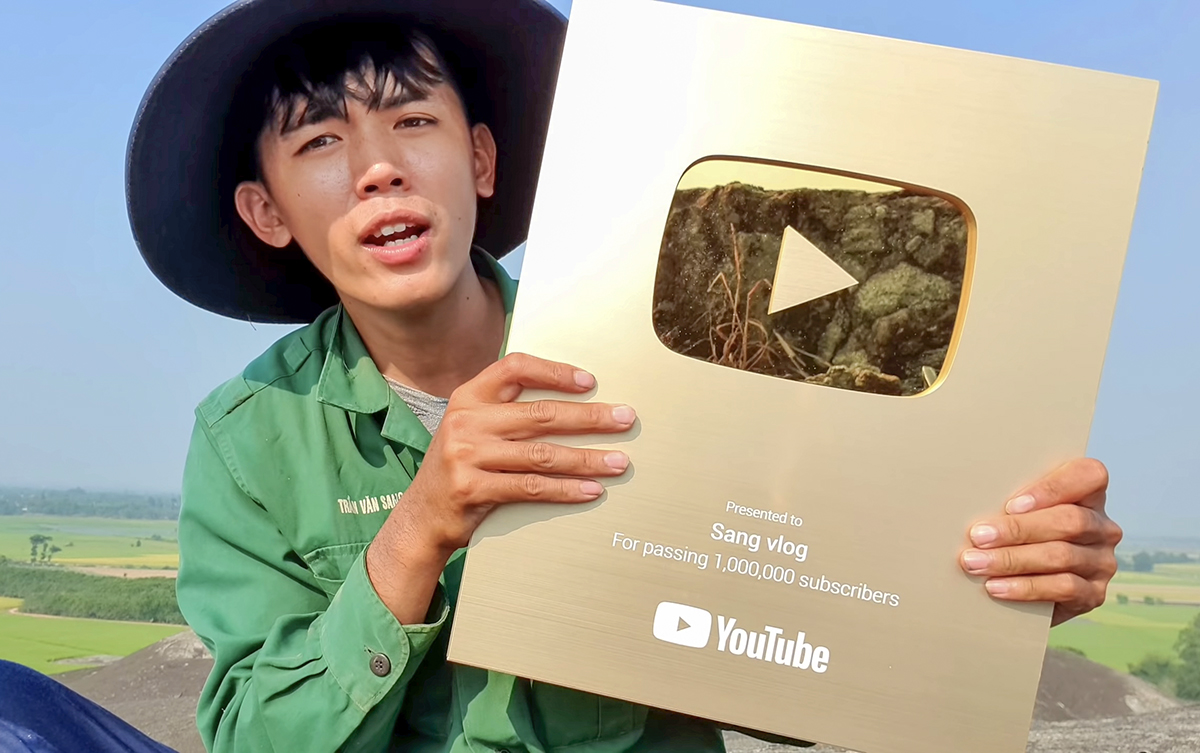 'YouTuber nghèo nhất Việt Nam' mua đất, sửa nhà cho mẹ chỉ sau 1 năm làm YouTube Ảnh 5