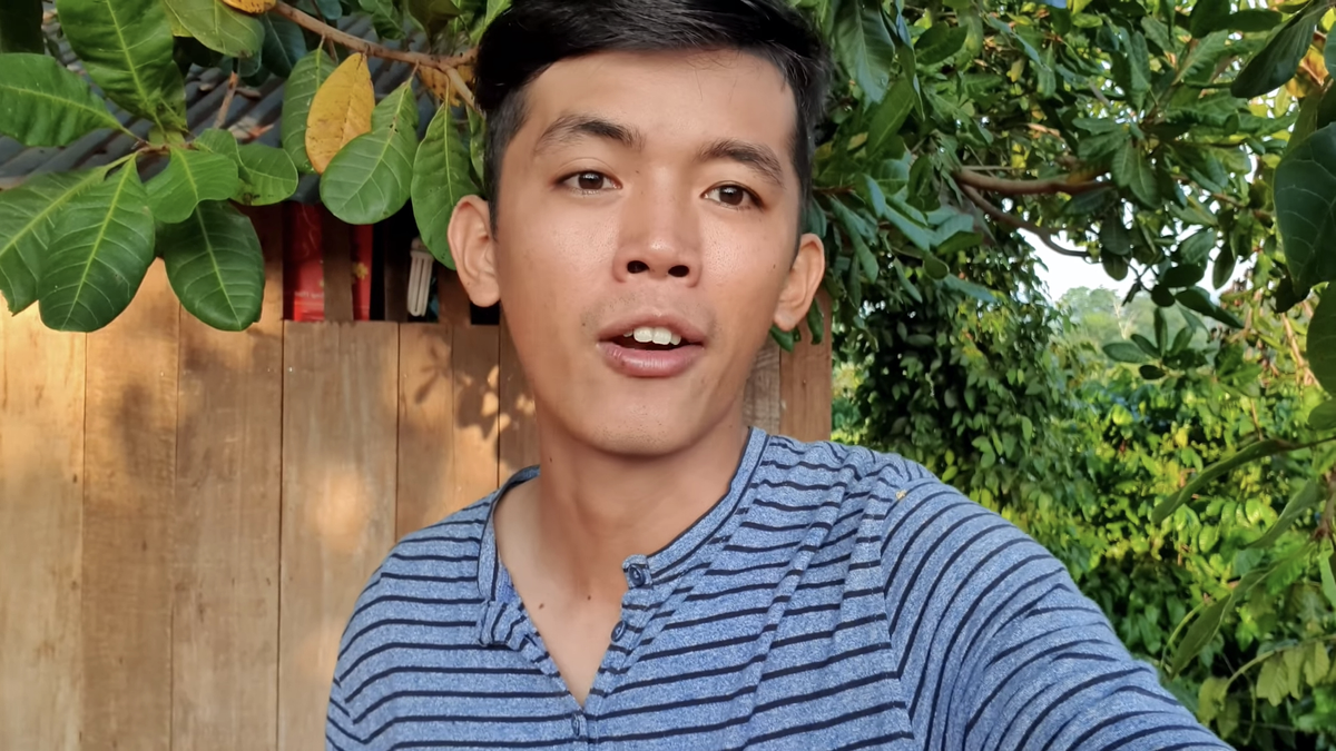 'YouTuber nghèo nhất Việt Nam' mua đất, sửa nhà cho mẹ chỉ sau 1 năm làm YouTube Ảnh 1