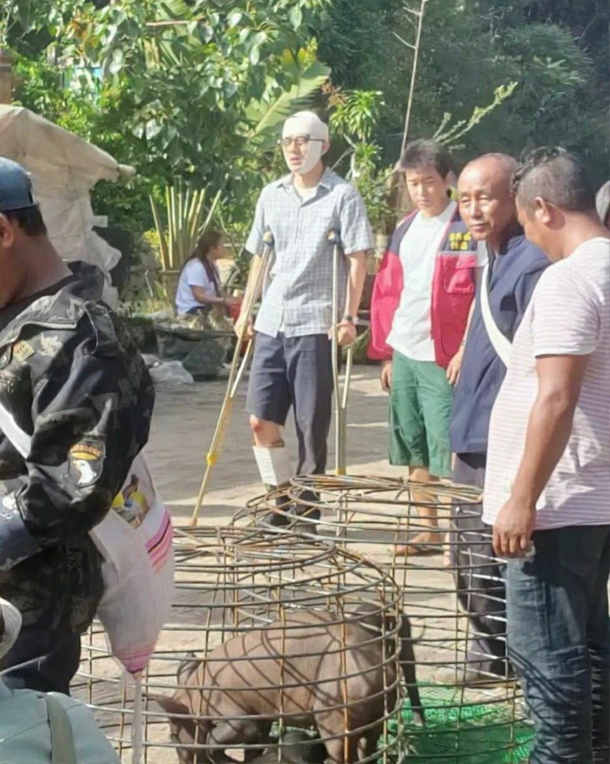 'Một chút là đến nhà': Lưu Hạo Nhiên thương tổn nặng nề, Bành Dục Sướng hóa trai quê Ảnh 8