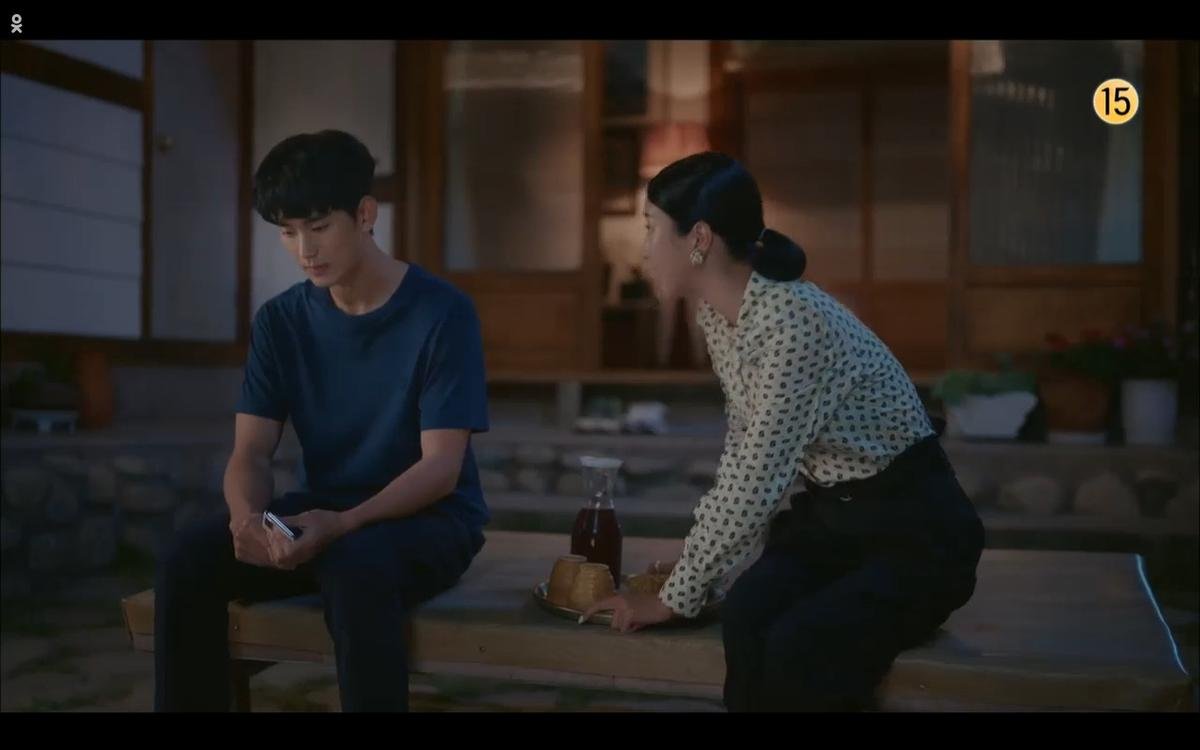 'Điên thì có sao' tập 9: Kim Soo Hyun bị anh trai từ mặt vì hôn Seo Ye Ji? Ảnh 16