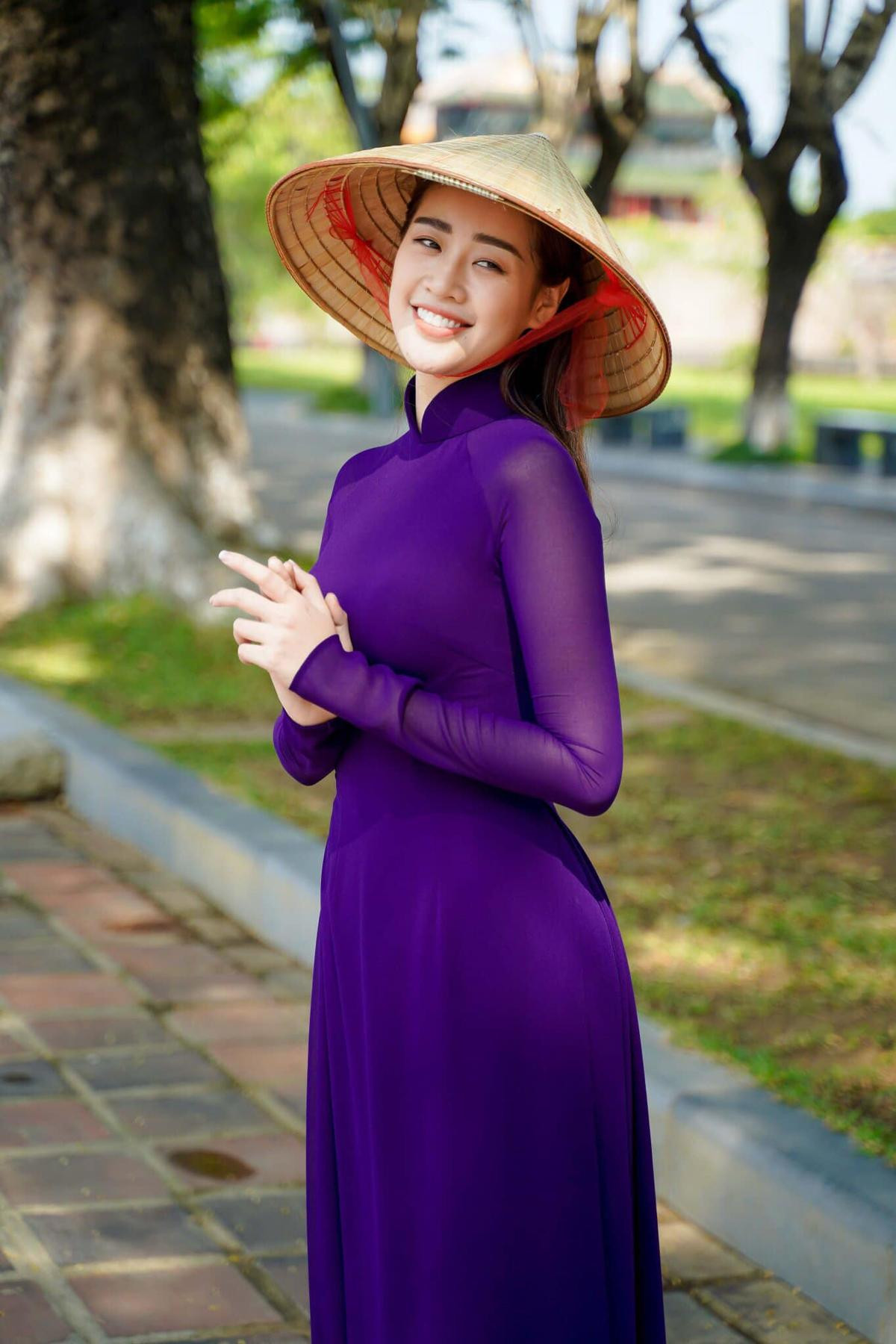 National Costume hoa sen phát sáng của Khánh Vân tăng chóng mặt 60.000 điểm chỉ sau 1 ngày? Ảnh 2