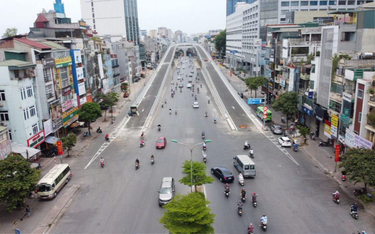 Cận cảnh đường trên cao nghìn tỷ ở Hà Nội trước ngày thông xe, con đường đau khổ’ ngày nào giờ sang xịn mịn đến bất ngờ Ảnh 2