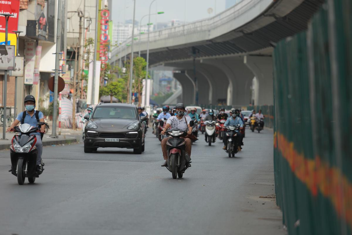 Cận cảnh đường trên cao nghìn tỷ ở Hà Nội trước ngày thông xe, con đường đau khổ’ ngày nào giờ sang xịn mịn đến bất ngờ Ảnh 12