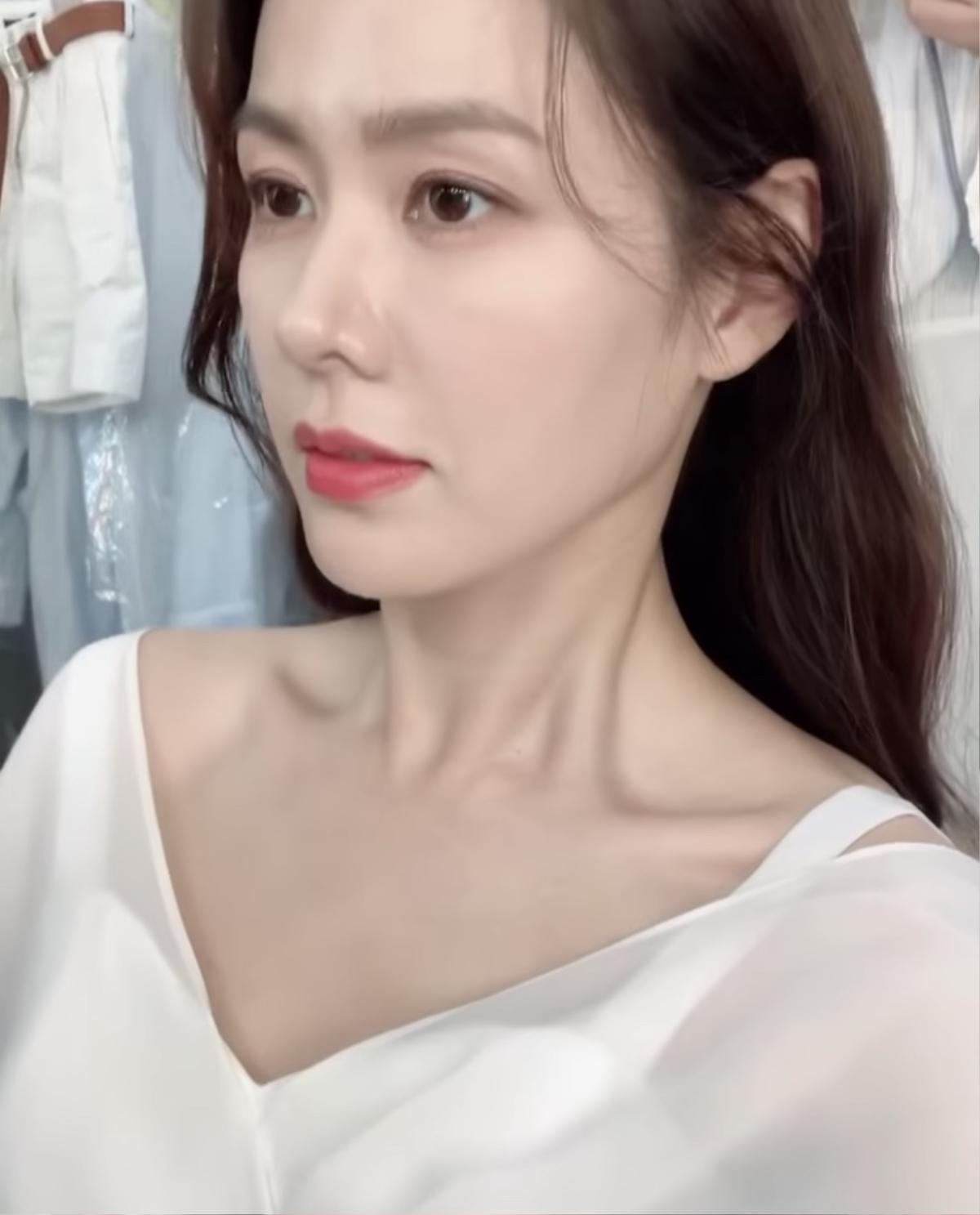 Han Ji Min hóa nữ thần 20 tuổi, áp đảo nhan sắc Son Ye Jin - Yoona và Suzy Ảnh 21