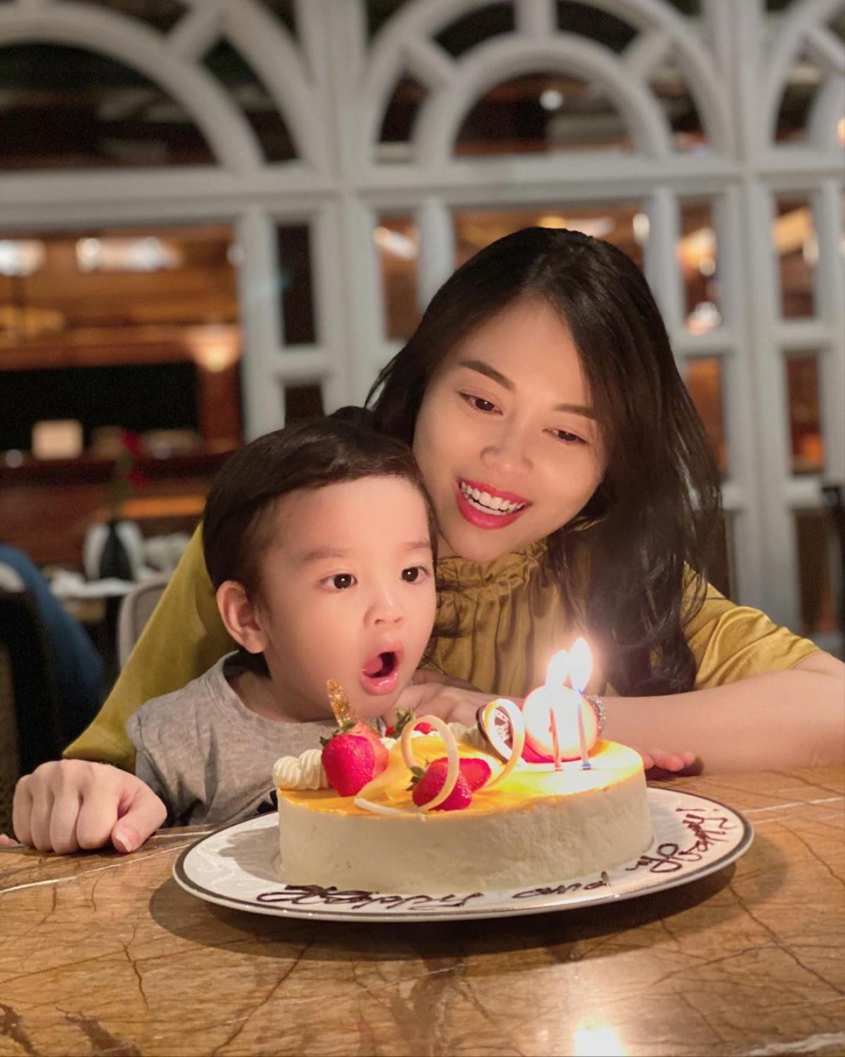 Hotmom Hằng Túi mừng sinh nhật khi đang mang thai lần 5, tiết lộ mối quan hệ đặc biệt với mẹ chồng cũ Ảnh 6