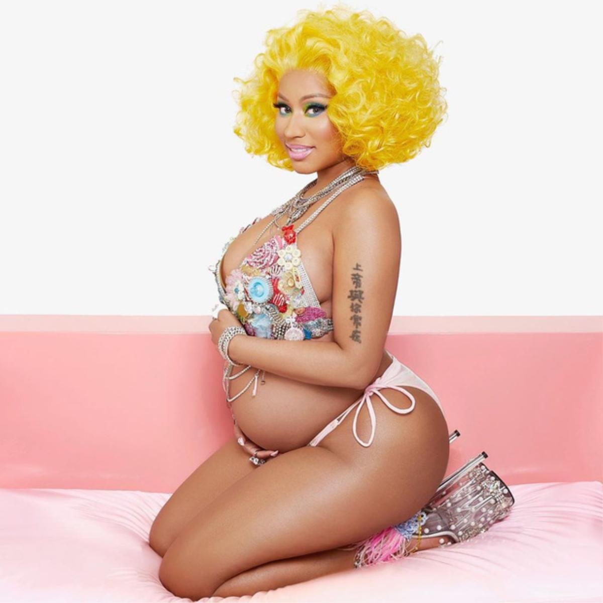 Bất ngờ tung ảnh ôm bụng bầu vượt mặt, 'Queen Of Rap' Nicki Minaj lập tức leo top trending toàn thế giới Ảnh 1