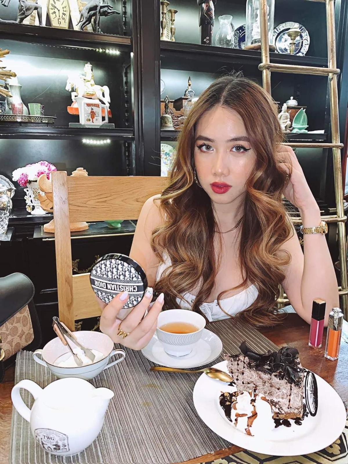 'Soi' học vấn và cuộc sống sang chảnh của hotgirl Mina Nguyễn, dân mạng trầm trồ ngưỡng mộ Ảnh 2