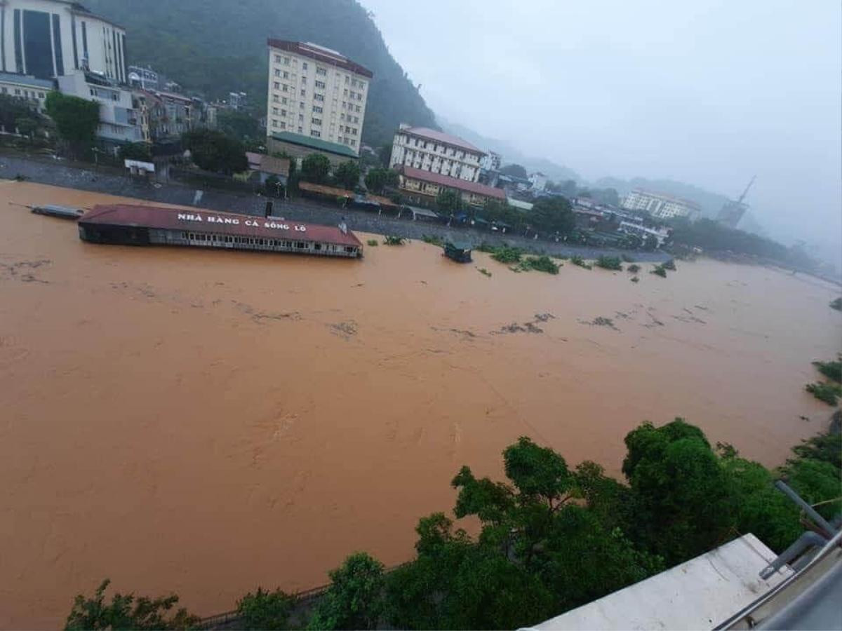 Mưa lớn nhấn chìm nhiều tuyến đường ở Hà Giang, đã có 5 người tử vong Ảnh 9