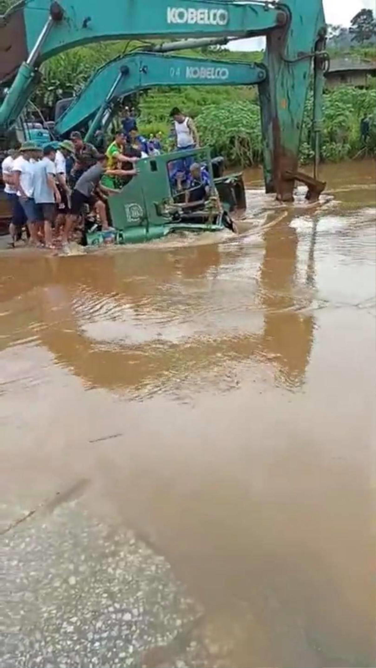 Mưa lớn nhấn chìm nhiều tuyến đường ở Hà Giang, đã có 5 người tử vong Ảnh 6