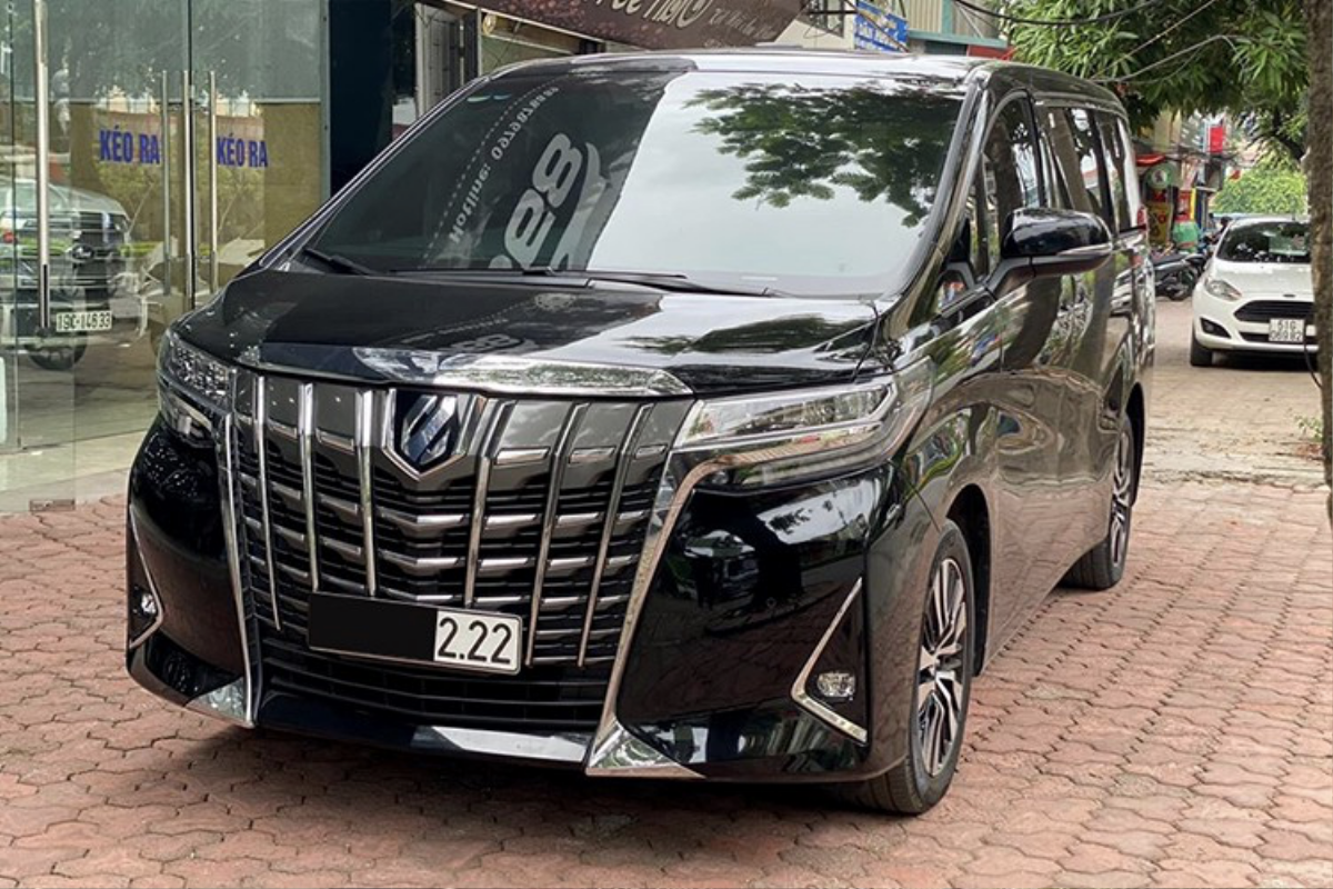 Sau tuyên bố giải nghệ, Tuấn Hưng tậu 'chuyên cơ mặt đất' bạc tỉ Toyota Alphard Ảnh 6