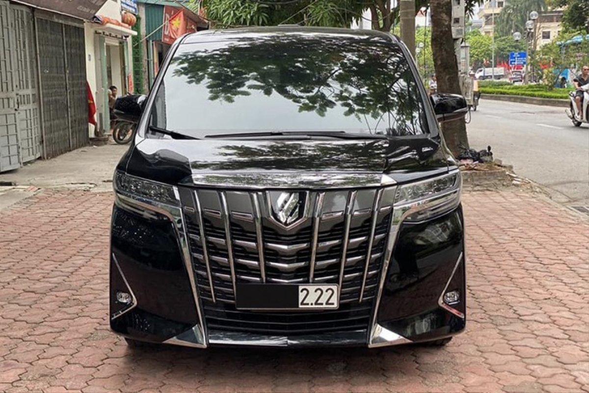 Sau tuyên bố giải nghệ, Tuấn Hưng tậu 'chuyên cơ mặt đất' bạc tỉ Toyota Alphard Ảnh 8