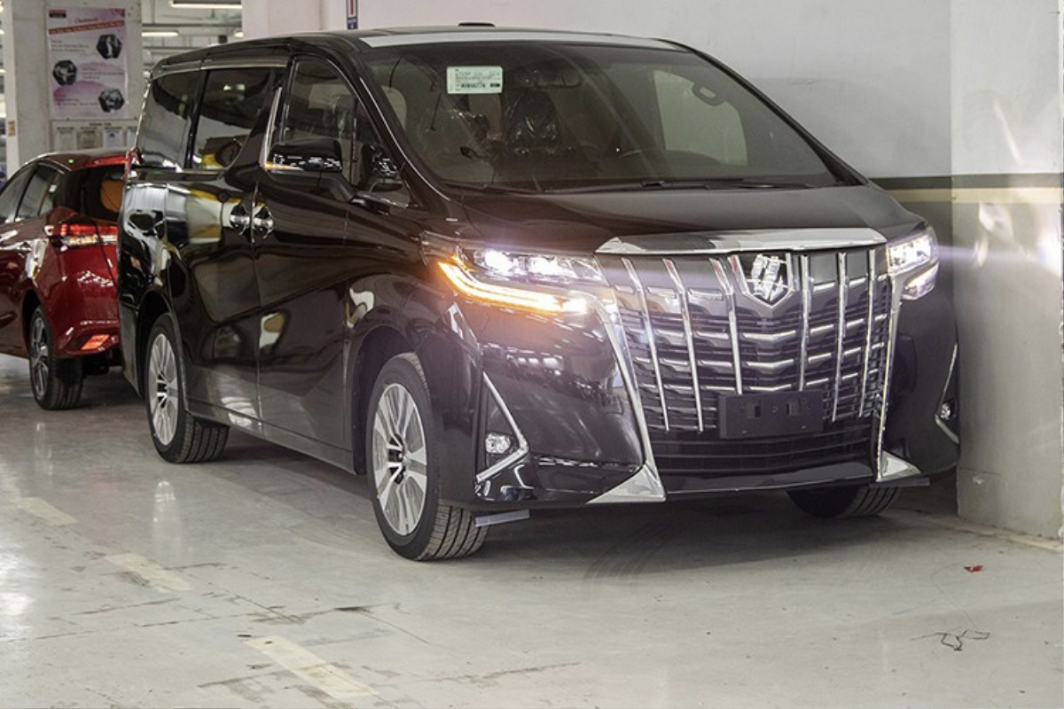 Sau tuyên bố giải nghệ, Tuấn Hưng tậu 'chuyên cơ mặt đất' bạc tỉ Toyota Alphard Ảnh 9