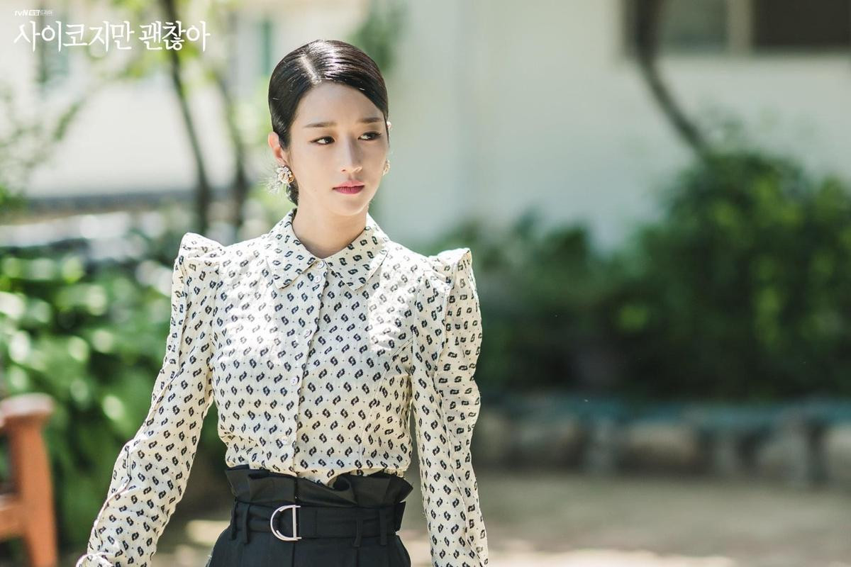 Thời trang của Seo Ye Ji trong 'Điên thì có sao' khiến Knet phát cuồng: 'Chỉ cô ấy mới làm nâng tầm bộ váy' Ảnh 18