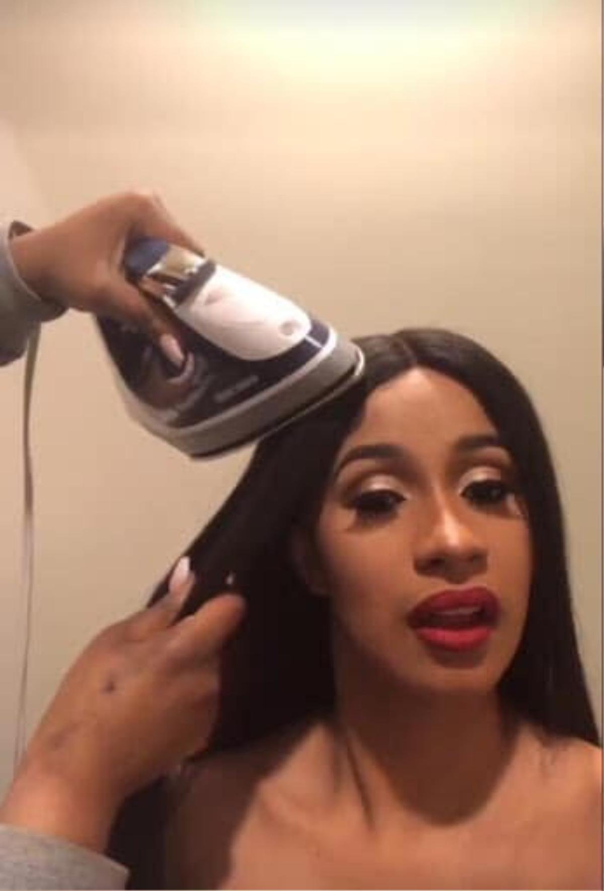 'Danh hài' Cardi B và những màn tấu hài khó đỡ trên livestream mùa Covid-19 Ảnh 10