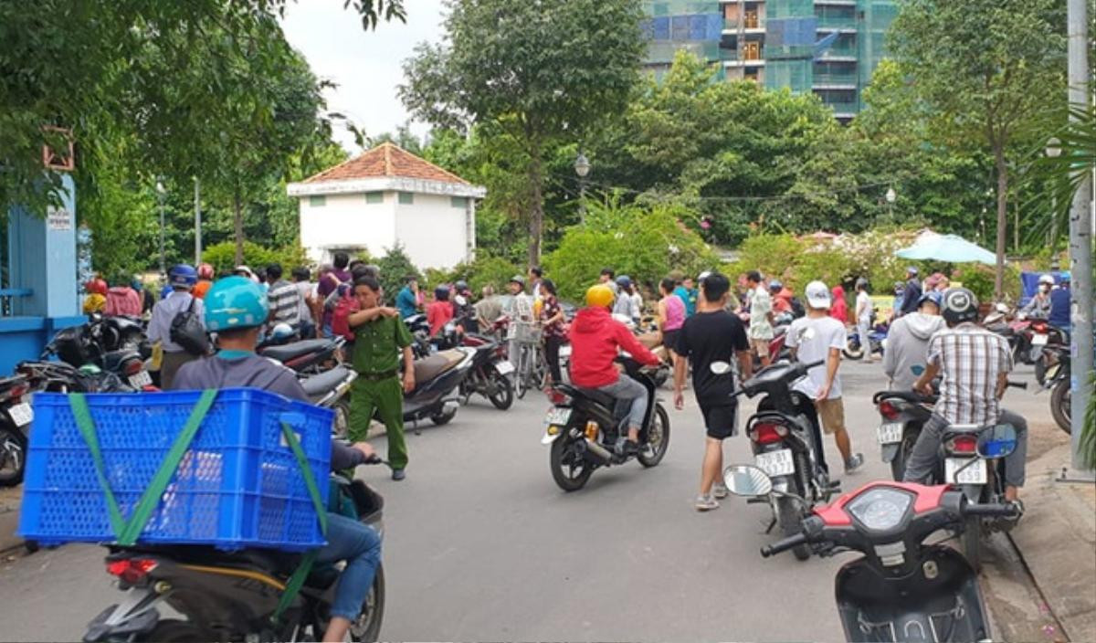 Nam sinh viên năm cuối gục chết trên vỉa hè với con dao găm trên ngực Ảnh 2