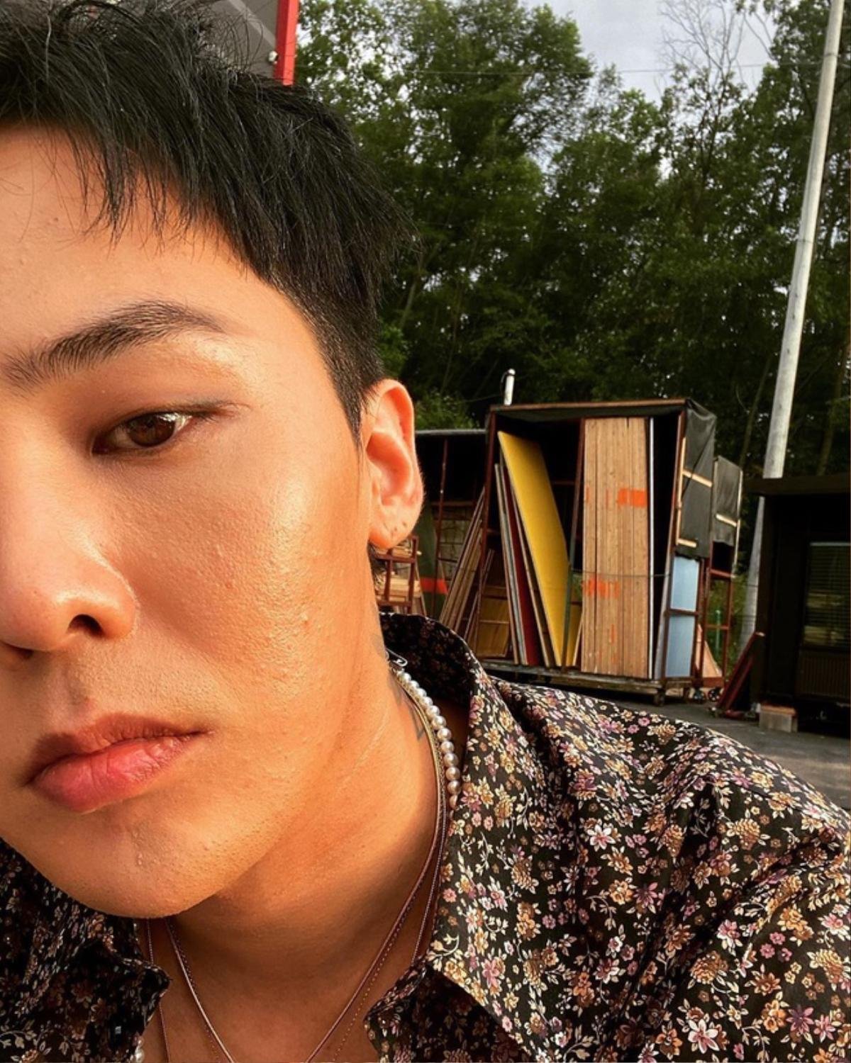 G-Dragon về Việt Nam khi nào mà chụp cùng loạt sao Việt, còn có hẳn cô 'vợ' mới Diệu Nhi Ảnh 2