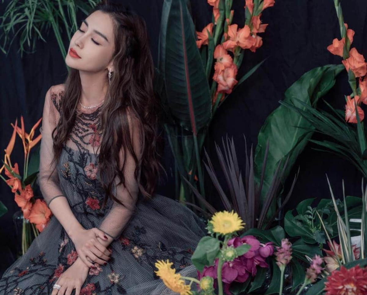 AngelaBaby và Ngô Cẩn Ngôn diện trang phục DIOR: Ai đẹp hơn ai? Ảnh 2