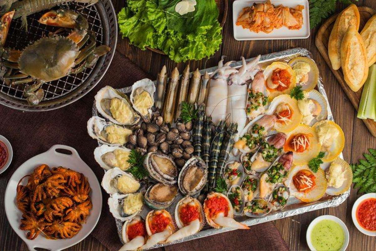 Lần đầu đi ăn cùng bạn gái dắt theo ba cô bạn 'gọi sập menu', anh chàng 'đánh bài chuồn' khiến cư dân mạng tranh cãi gay gắt Ảnh 3