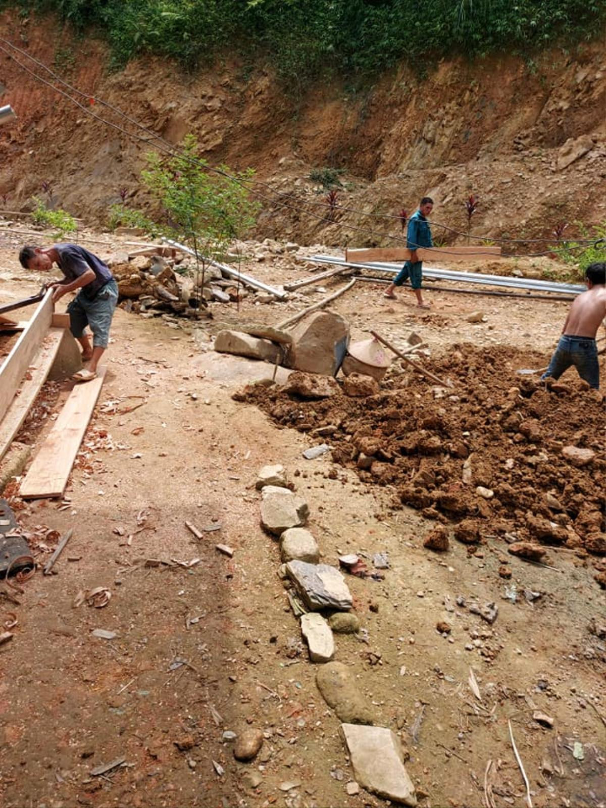 Vừa phẫu thuật thẩm mỹ xong, 'cô dâu 62 tuổi' lại khiến mọi người bất ngờ vì cùng chồng thực hiện việc trọng đại này Ảnh 1