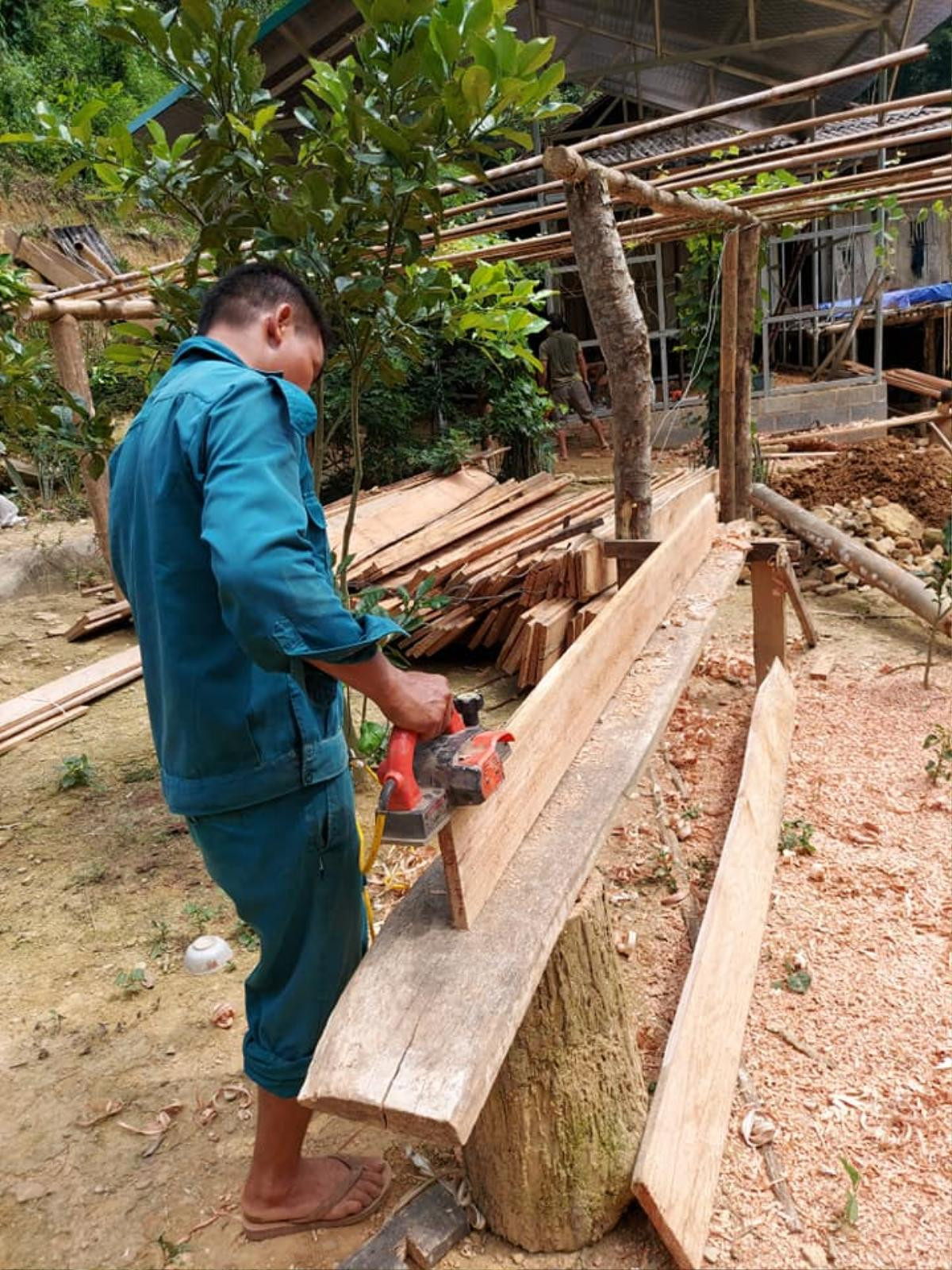 Vừa phẫu thuật thẩm mỹ xong, 'cô dâu 62 tuổi' lại khiến mọi người bất ngờ vì cùng chồng thực hiện việc trọng đại này Ảnh 2