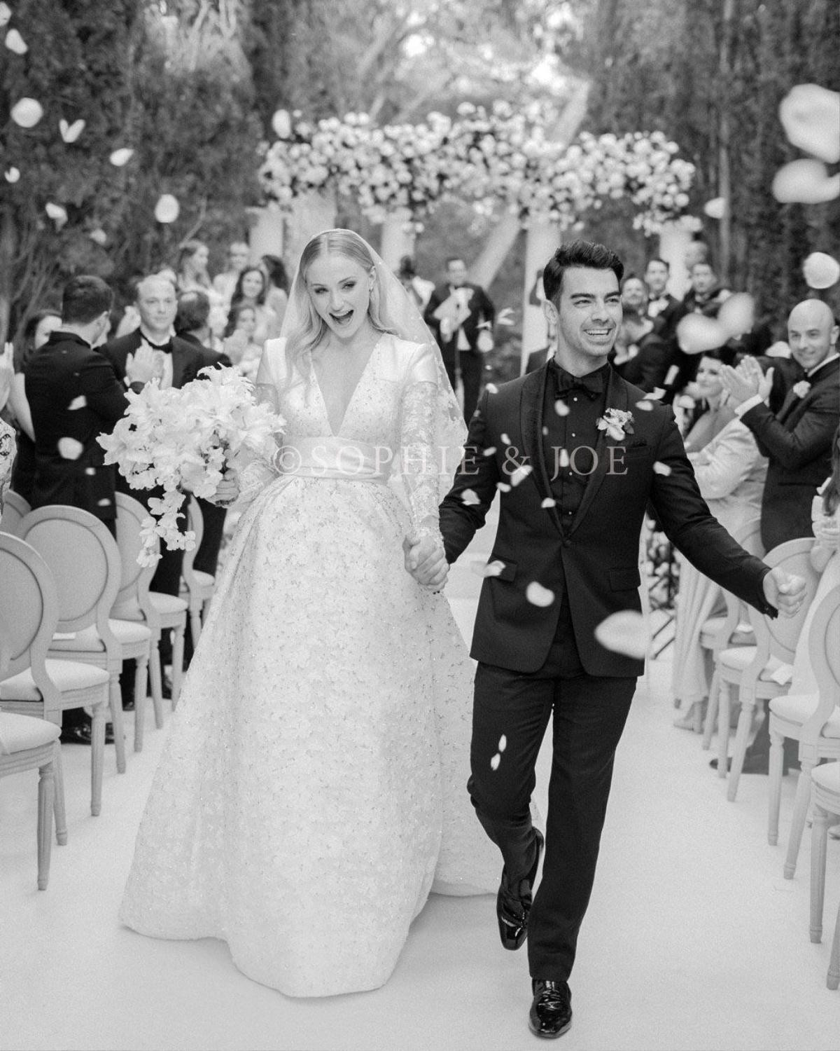 Sau ông anh Kevin, đến lượt Joe Jonas cùng cô vợ Sophie Turner đón đứa con đầu lòng Ảnh 4