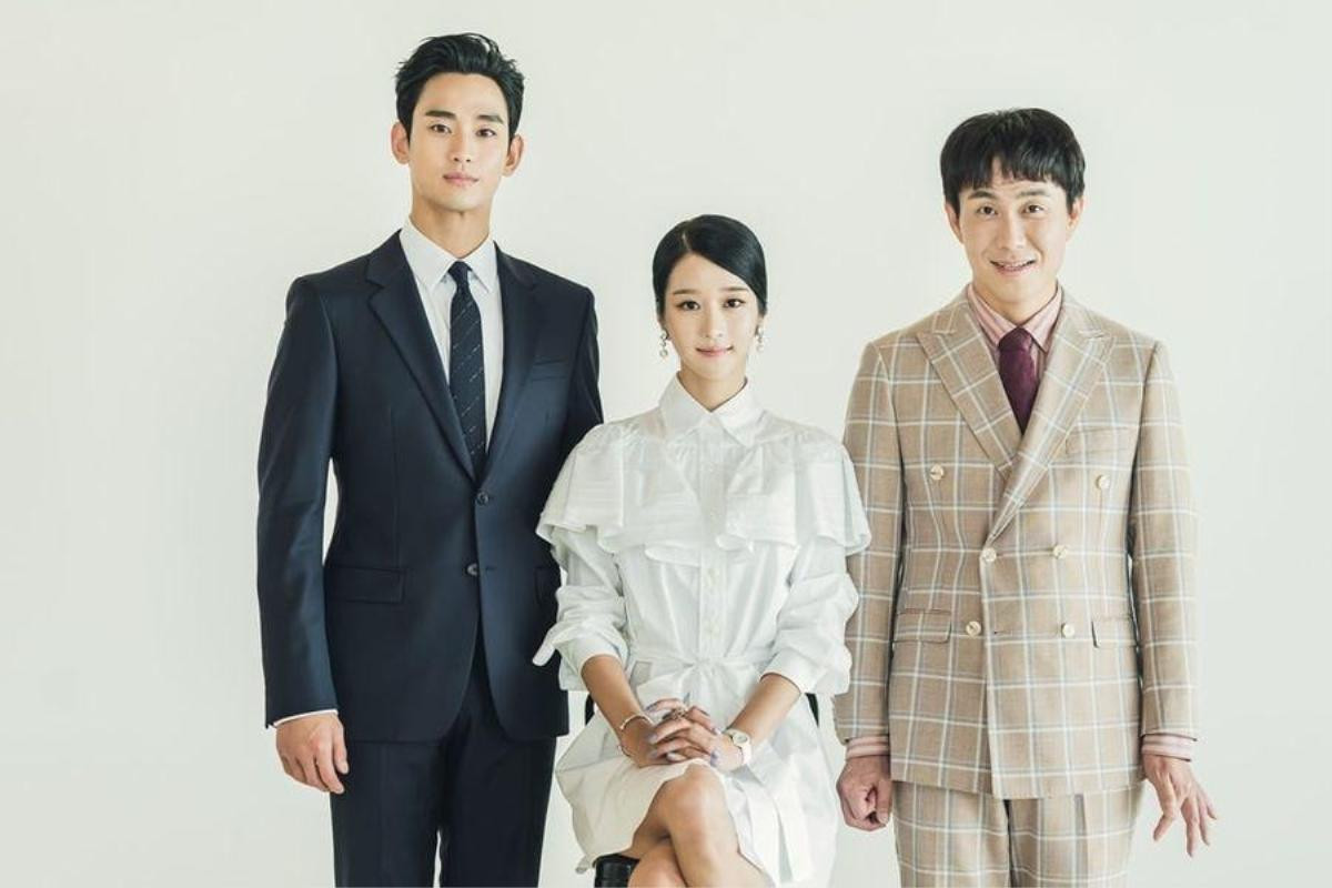 'Điên thì có sao' tung ảnh gia đình bí ẩn của Kim Soo Hyun, Seo Ye Ji và Oh Jung Se Ảnh 1