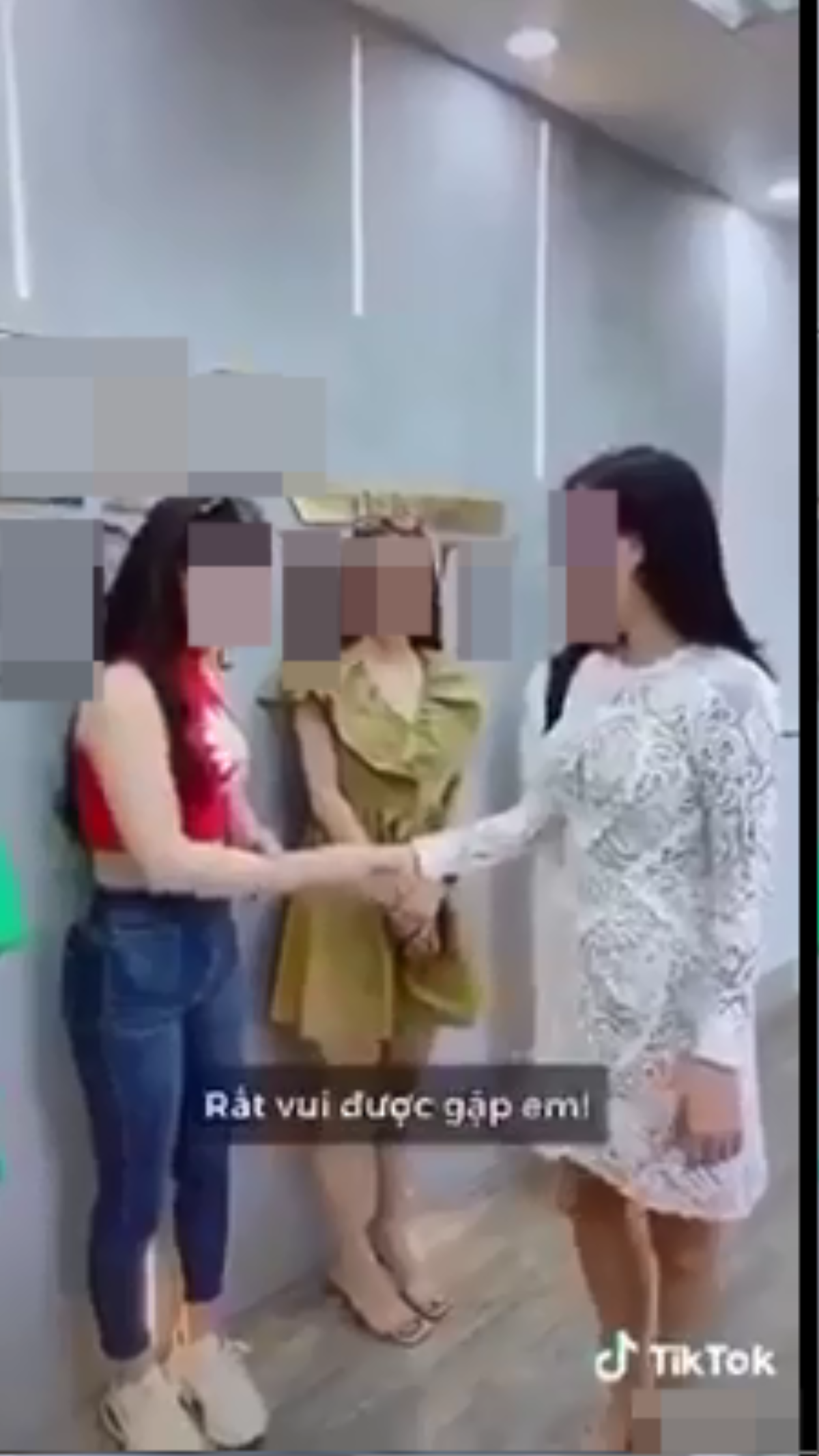 Sau clip 'kì thị người Đà Nẵng', 'nữ chủ tịch' xinh đẹp bị Sở Thông tin và Truyền thông đề nghị xử phạt Ảnh 5