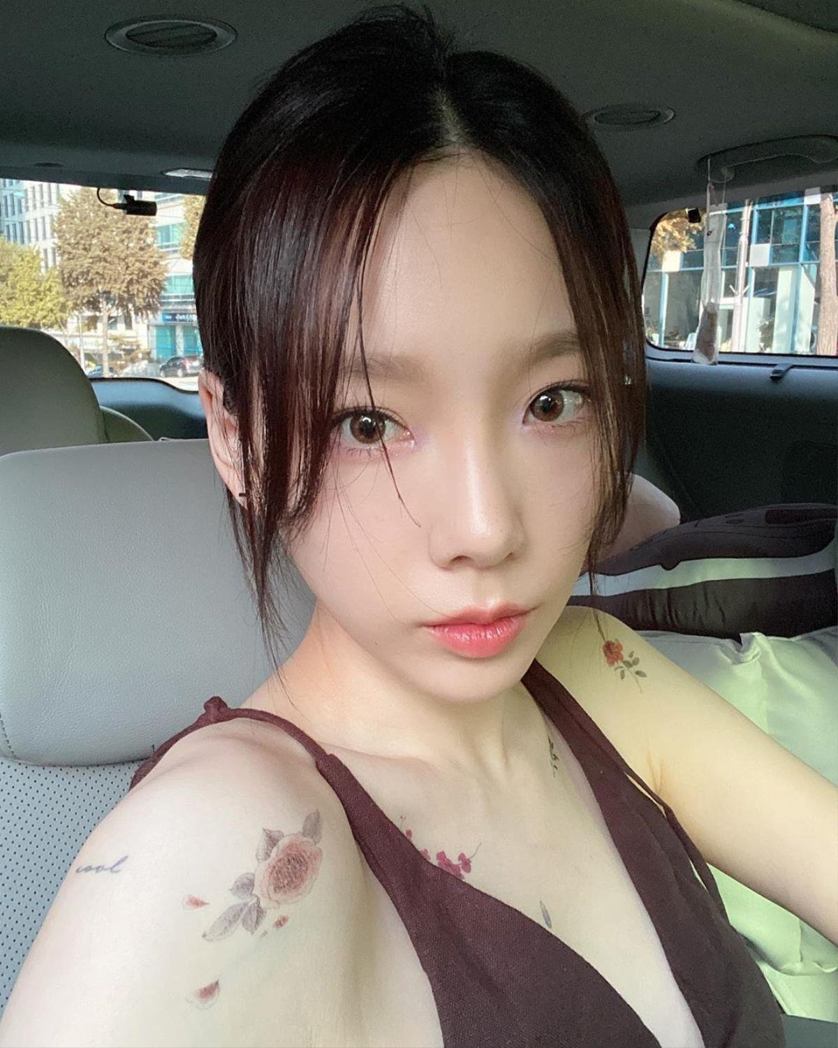 Fan hoang mang về tuổi thật của Taeyeon sau loạt ảnh đời thường: Đây là sinh viên chứ 31 tuổi gì chứ? Ảnh 9