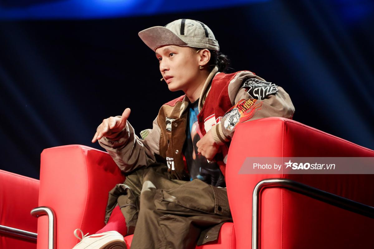 Hot boy Nhật Hoàng bắn Rap hay điên đảo 'đốn tim' 4 HLV King Of Rap, LK xin 'Add Facebook anh ngay' Ảnh 10