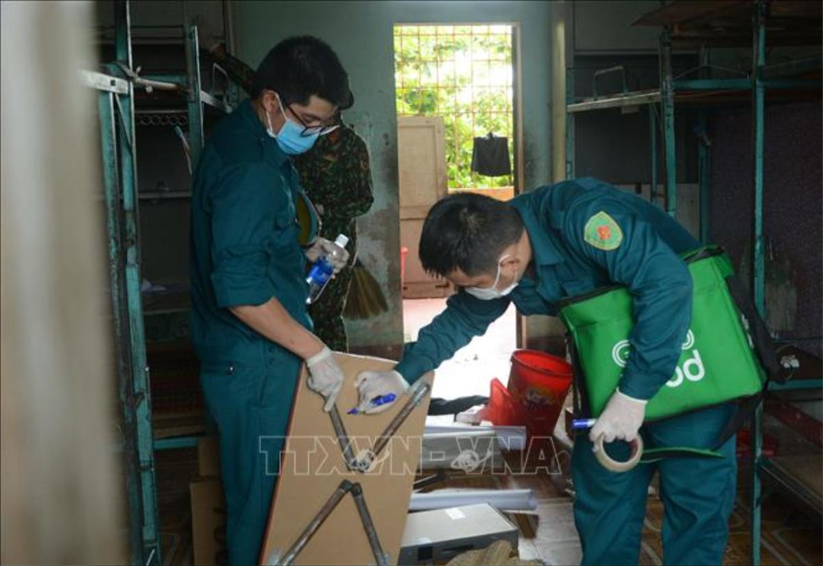 Sinh viên Đại học Đà Nẵng dọn dẹp đồ đạc, nhường KTX làm nơi cách ly y tế chống dịch COVID- 19 Ảnh 6