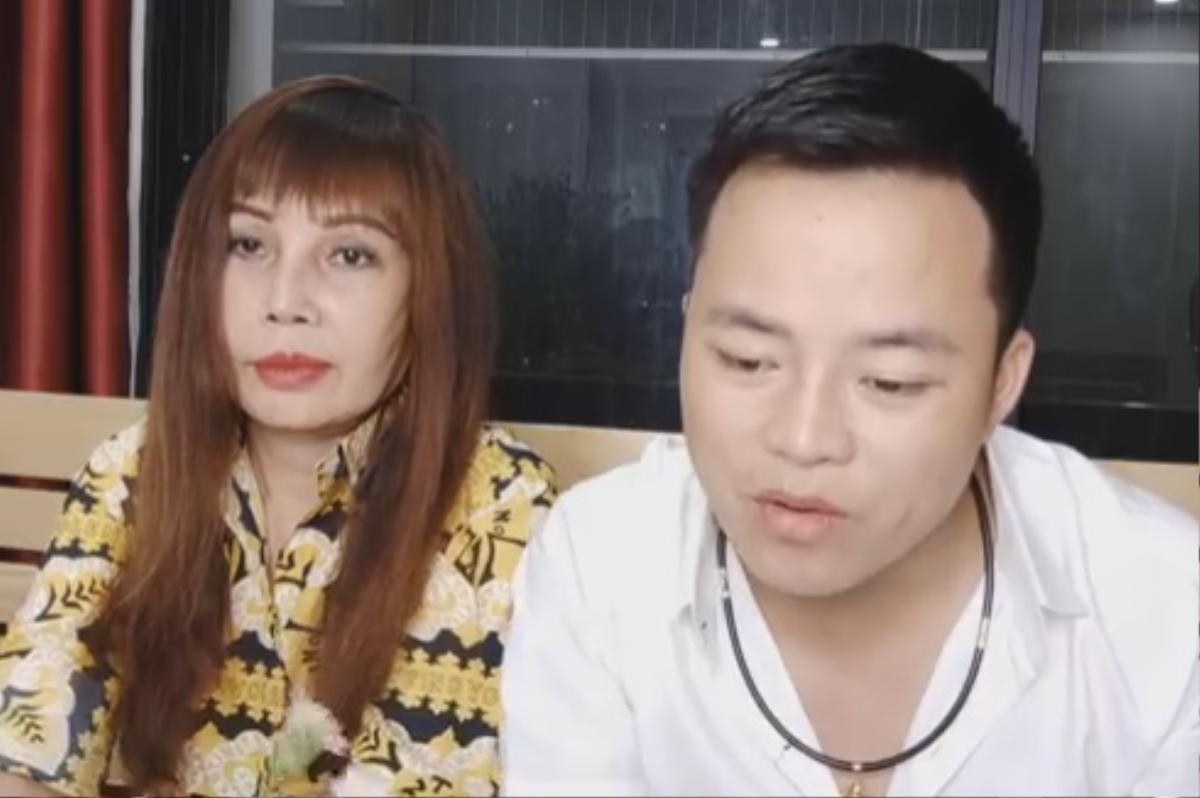 Tự tin livestream nấu ăn cùng chồng trẻ, 'cô dâu 62 tuổi' lộ gương mặt vẫn còn méo xệch sau phẫu thuật thẩm mỹ Ảnh 5