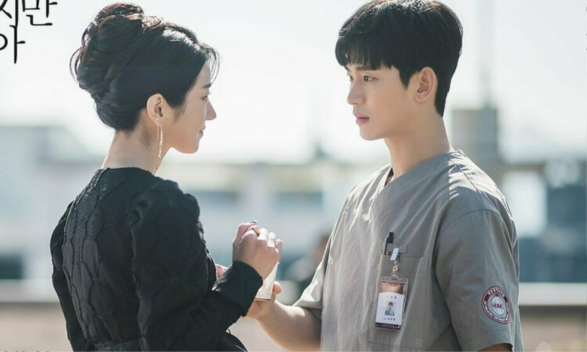 Điểm danh dàn trai đẹp qua tay Seo Ye Ji: G - Dragon suýt cướp nụ hôn đầu của nàng, Kim Soo Hyun và Park Seo Joon đều lọt vào mắt xanh của nhà gái Ảnh 15