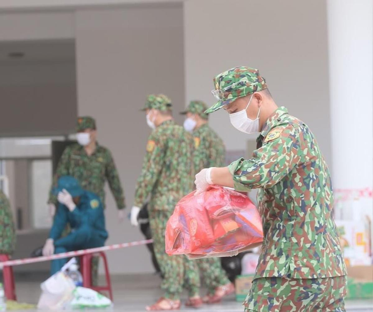 Nhịp sống trong các khu dân cư cách ly tại tâm dịch Đà Nẵng Ảnh 7